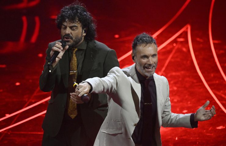 Francesco Renga e Nek sul palco di Sanremo